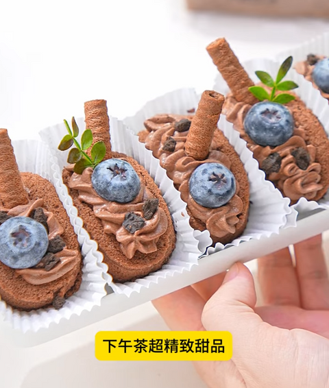 Chocolate Oreo Roll Cake