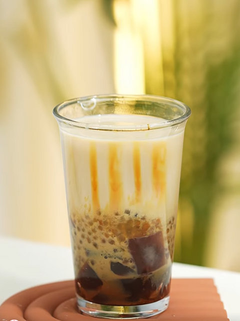 Amber Caramel Milk Tea – A Chewy, Silky Treat with Ship Brand Sugars