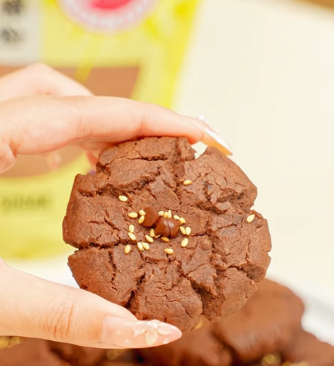 Cocoa Almond Cookies – Crispy, Buttery, and Sweetened with Black Sugar